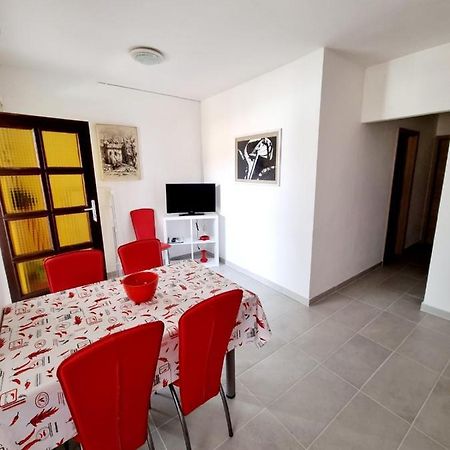 Apartmani Mw, Crveni Apartman Baska  Luaran gambar