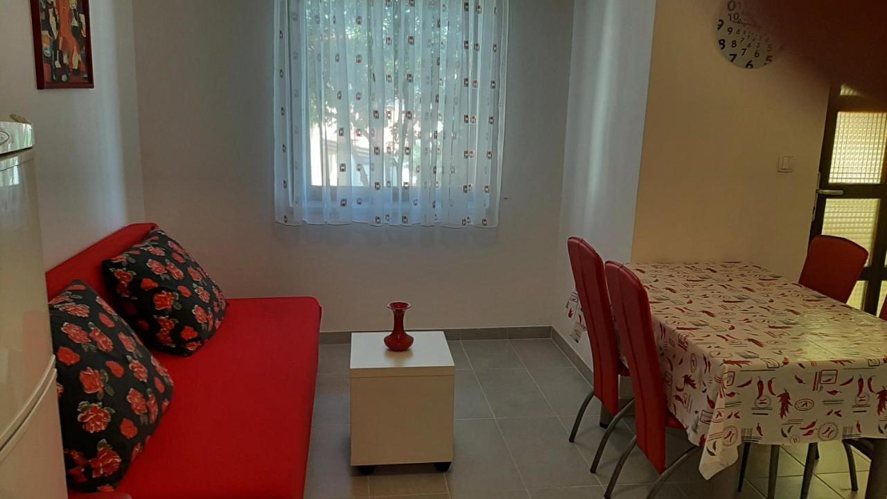 Apartmani Mw, Crveni Apartman Baska  Luaran gambar